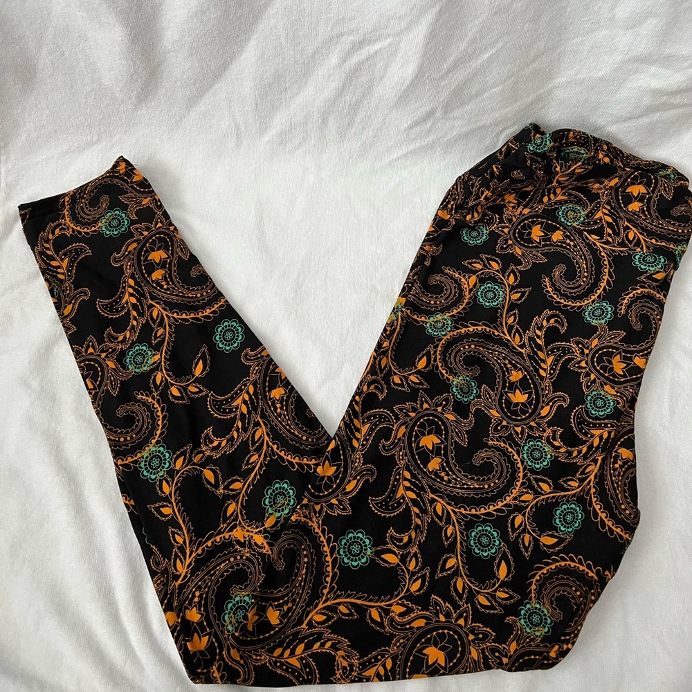 LuLaRoe Leggings, paisley like pattern